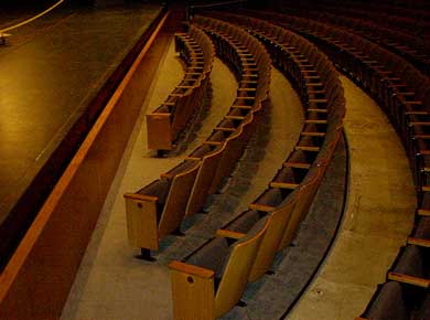 Seat wagon at the auditorium level